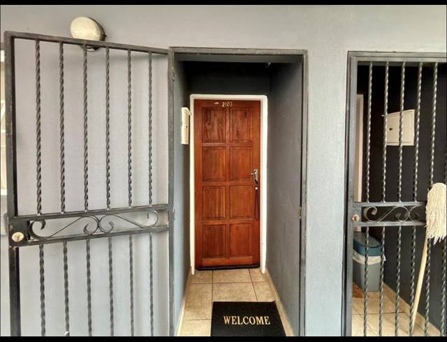 1 BEDROOM APARTMENT FOR SALE IN HALFWAY HOUSE